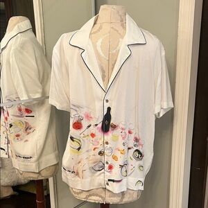 Casual Short-Sleeve Button-Down Shirt in Cream with Abstract Print